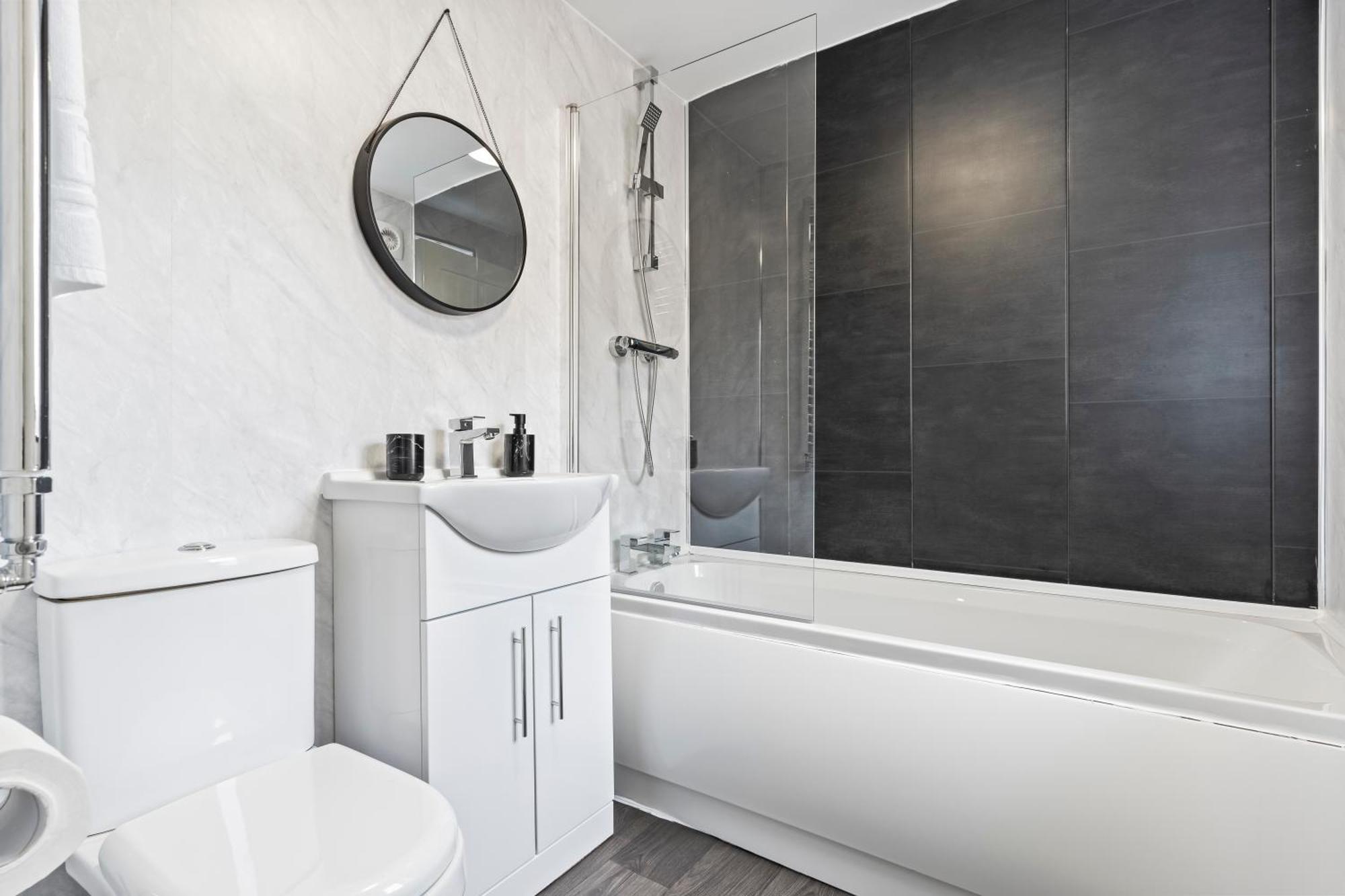 4 Bedroom, 2 Bath In Newcastle Town Centre エクステリア 写真