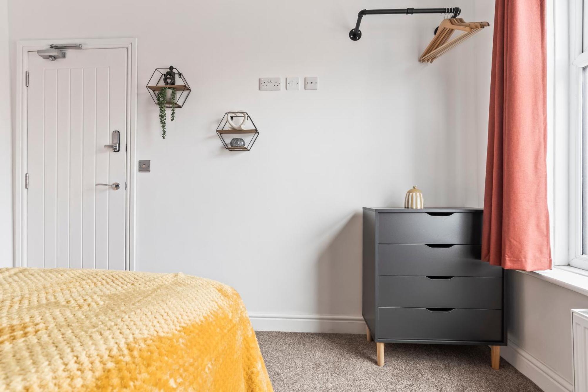 4 Bedroom, 2 Bath In Newcastle Town Centre エクステリア 写真