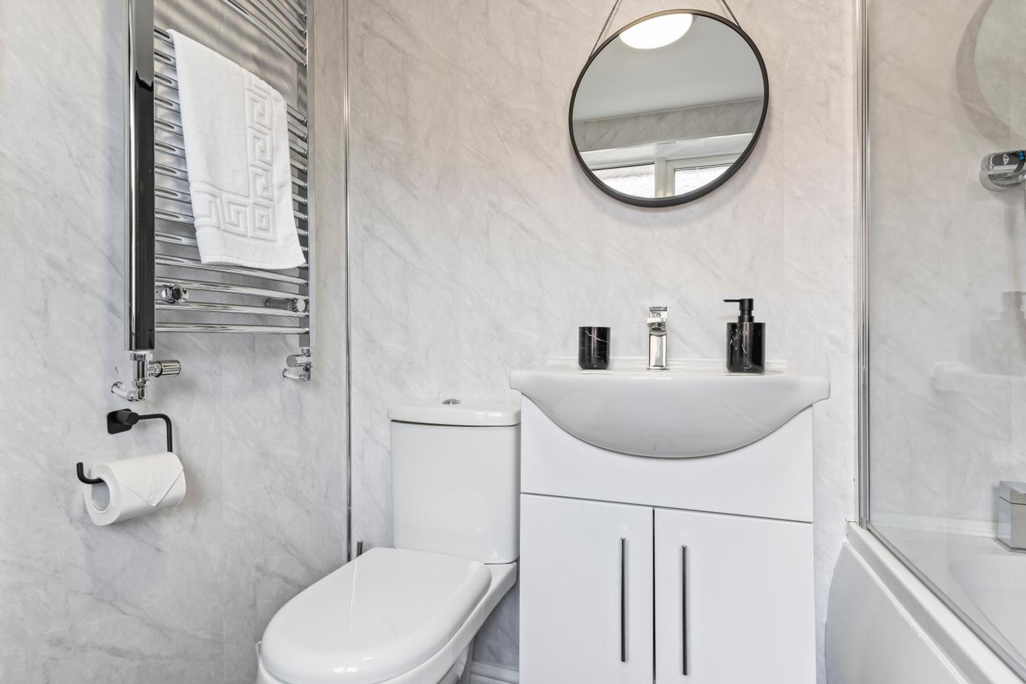 4 Bedroom, 2 Bath In Newcastle Town Centre エクステリア 写真